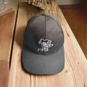 Pittsburgh Penguins PPG Pens Logo Cap Adjustable Velcro Strap Loose Fit.
